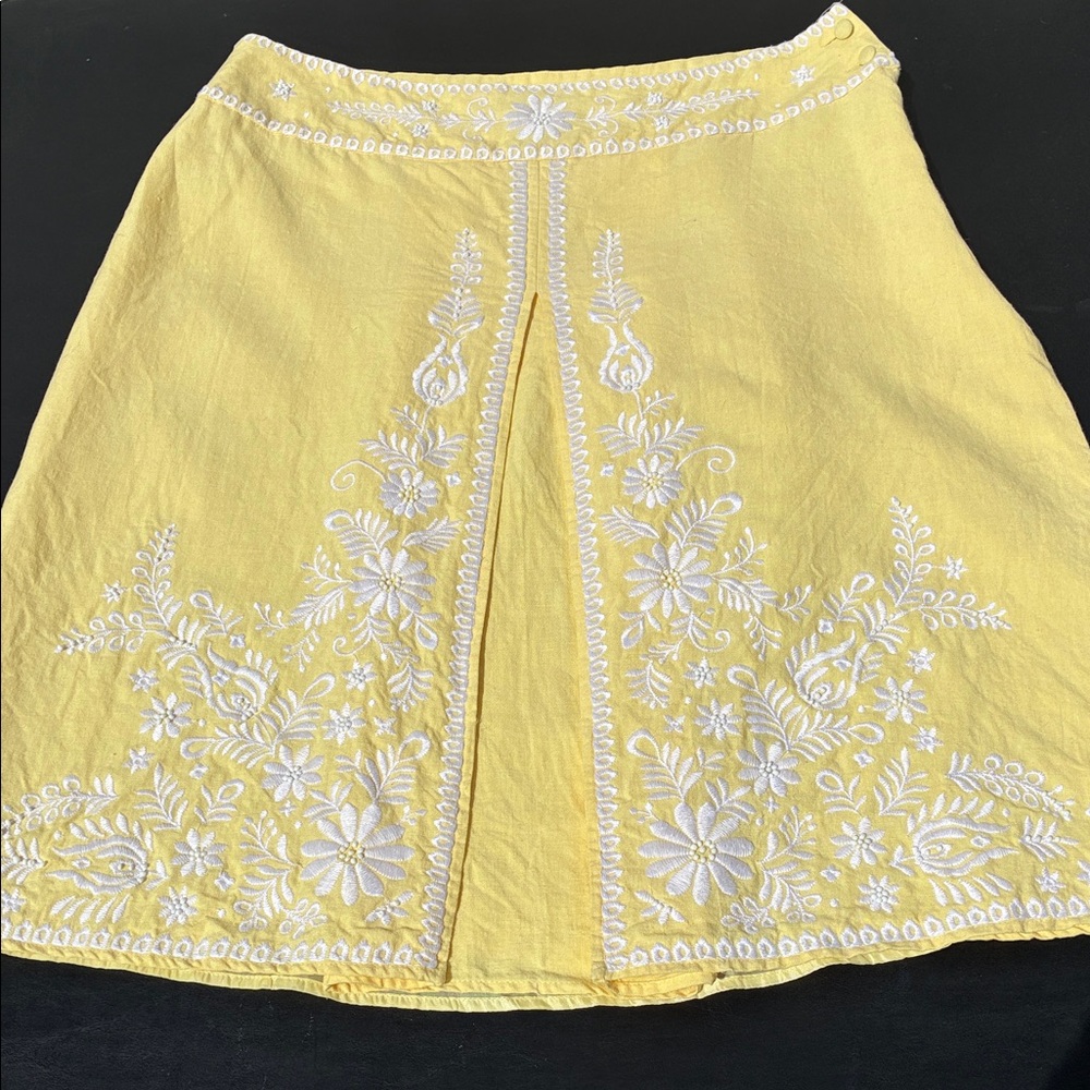 SilkLand Yellow A-Line Skirt with White Embroidery Button/Zip - Picture 3 of 10